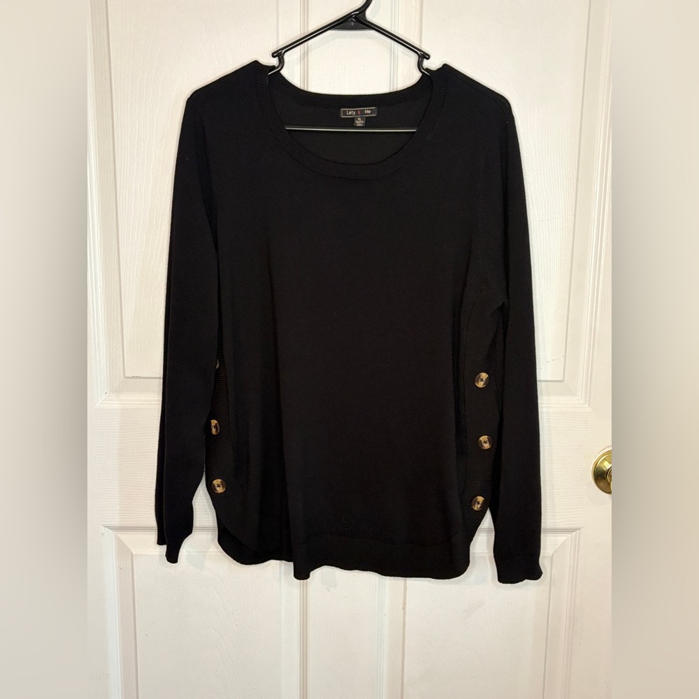 Chic Black Button-Detail Women's Sweater